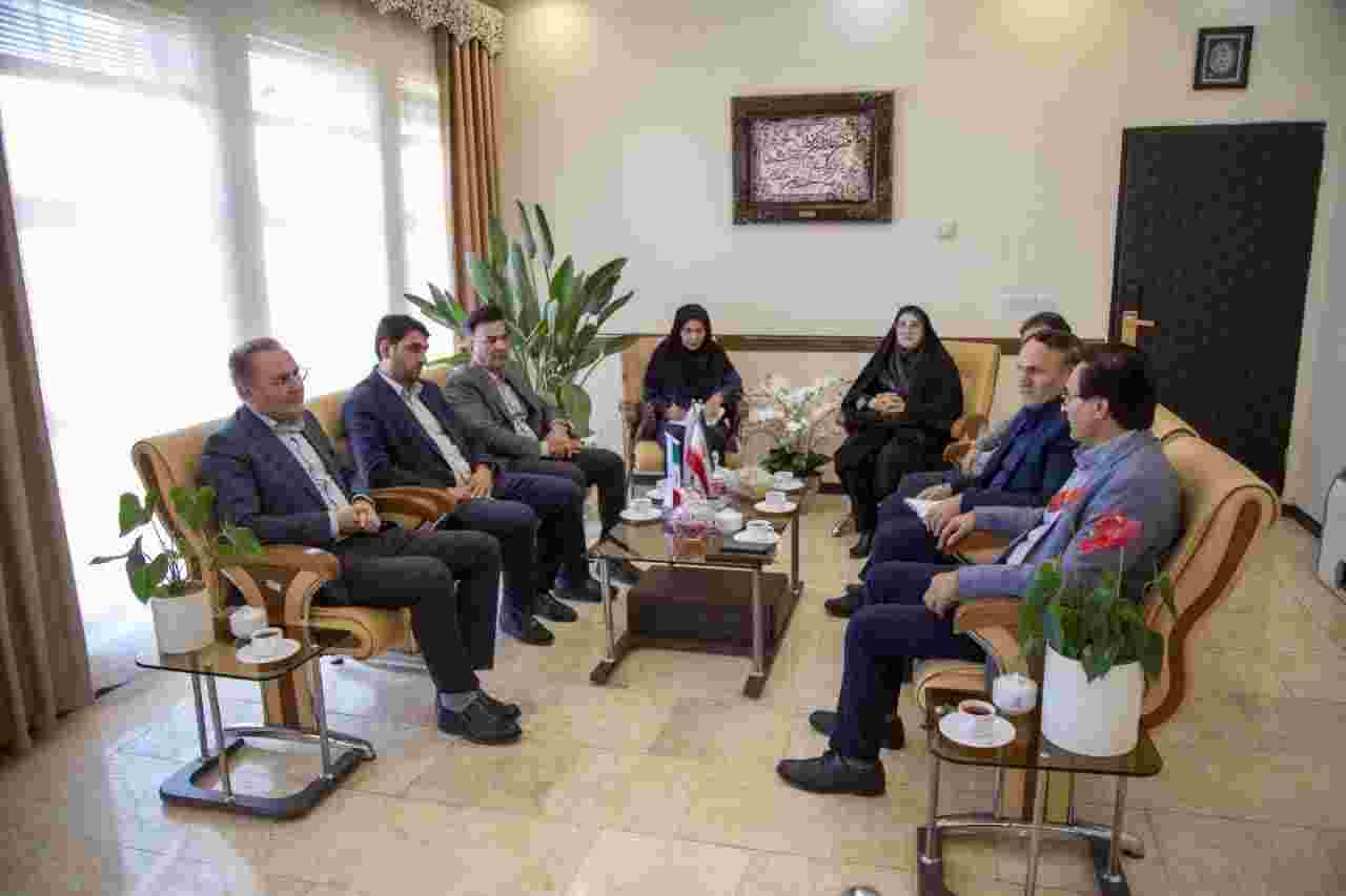 آماده هم‌افزایی فرهنگی و علمی با دانشگاه علوم پزشکی هستیم 