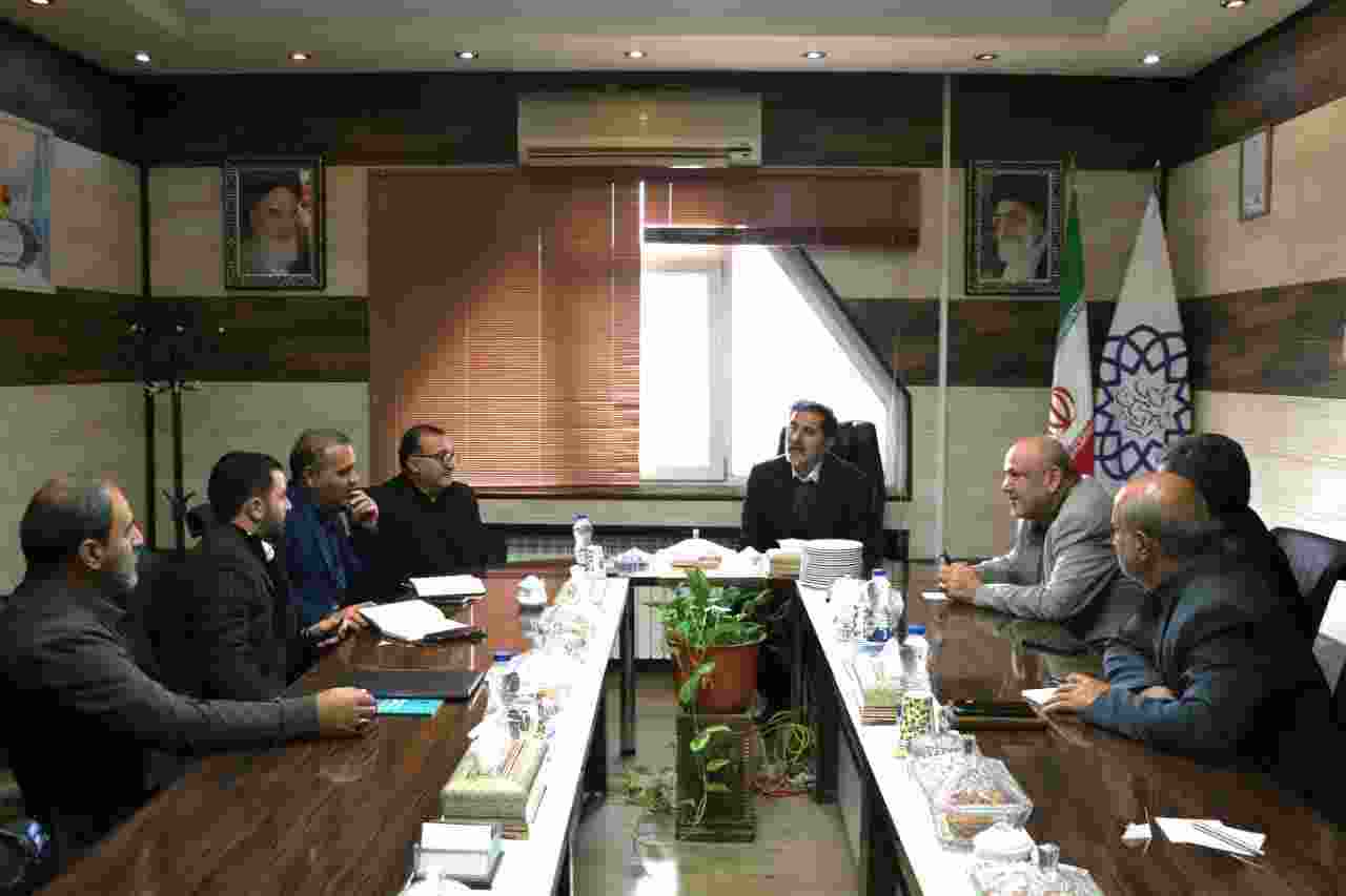 بررسی طرح‌های سرمایه‌گذاری شیلاتی و احداث بازارچه مدرن عرضه آبزیان در اردبیل